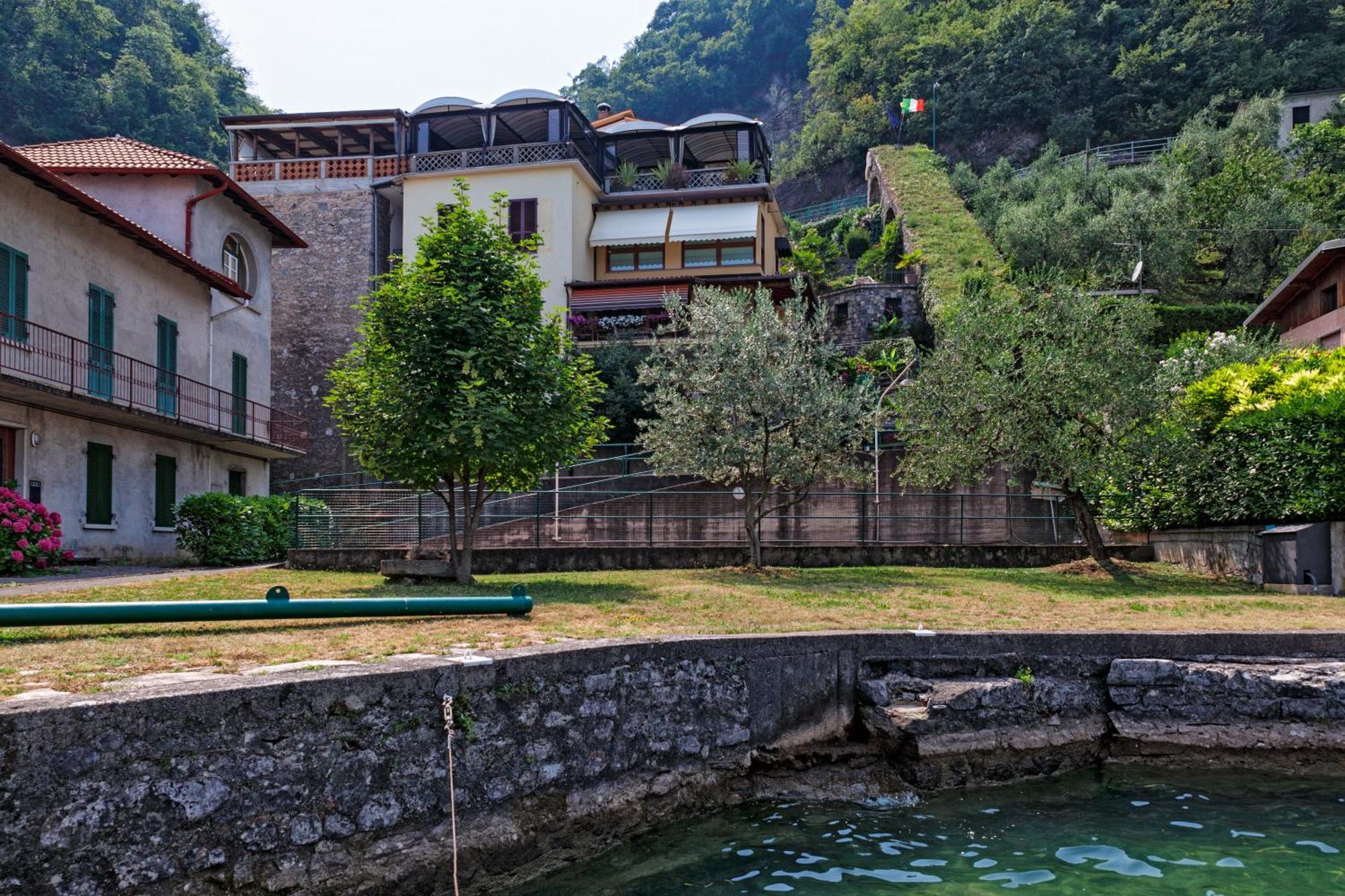 Studio Zu - Lakeside Apartment Riva di Solto Exterior photo