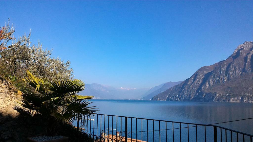Studio Zu - Lakeside Apartment Riva di Solto Exterior photo